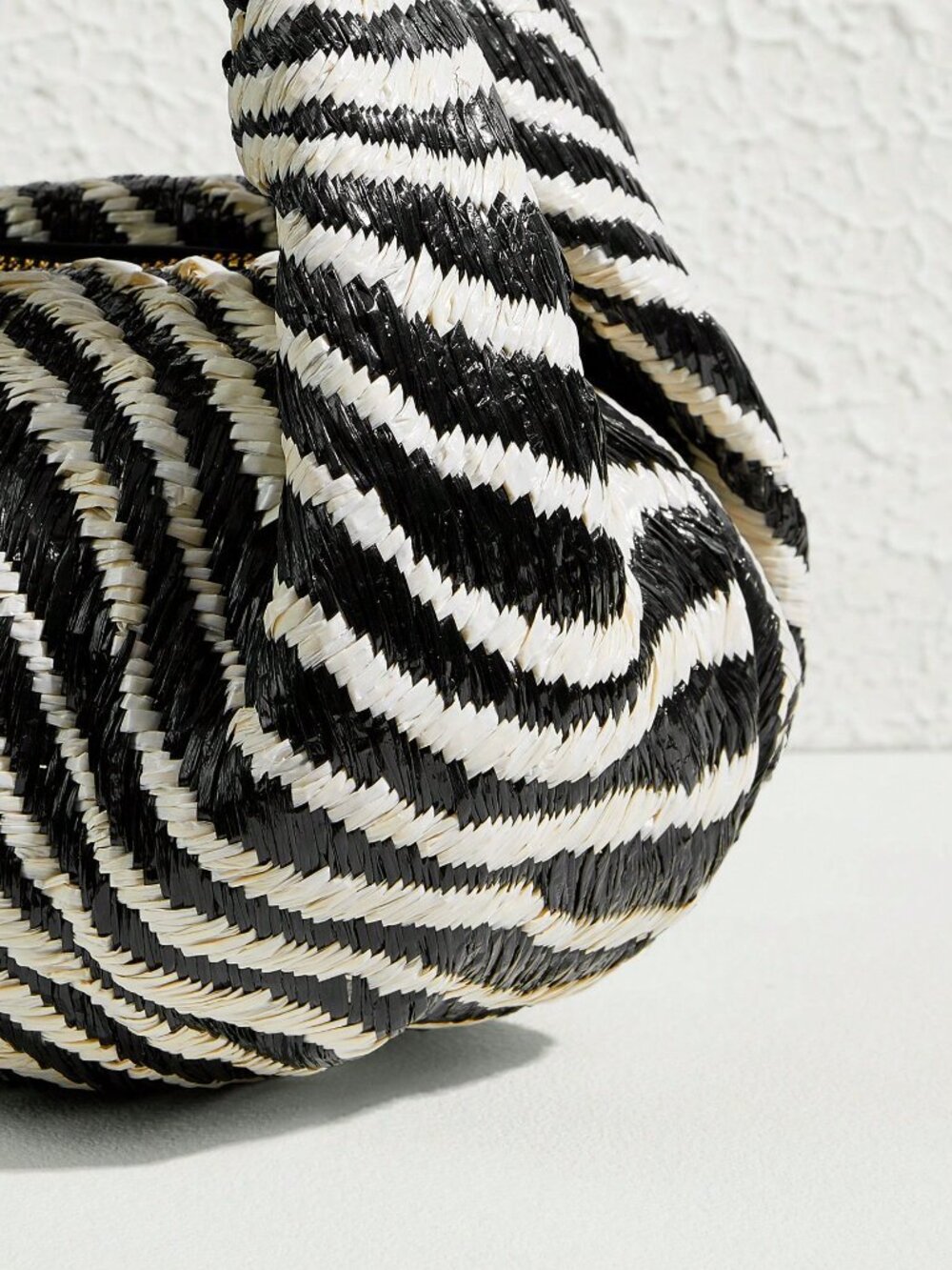 Black And White Preppy Women's Animal Print Zip Top Handle Boston Bag - Picture 5 of 7